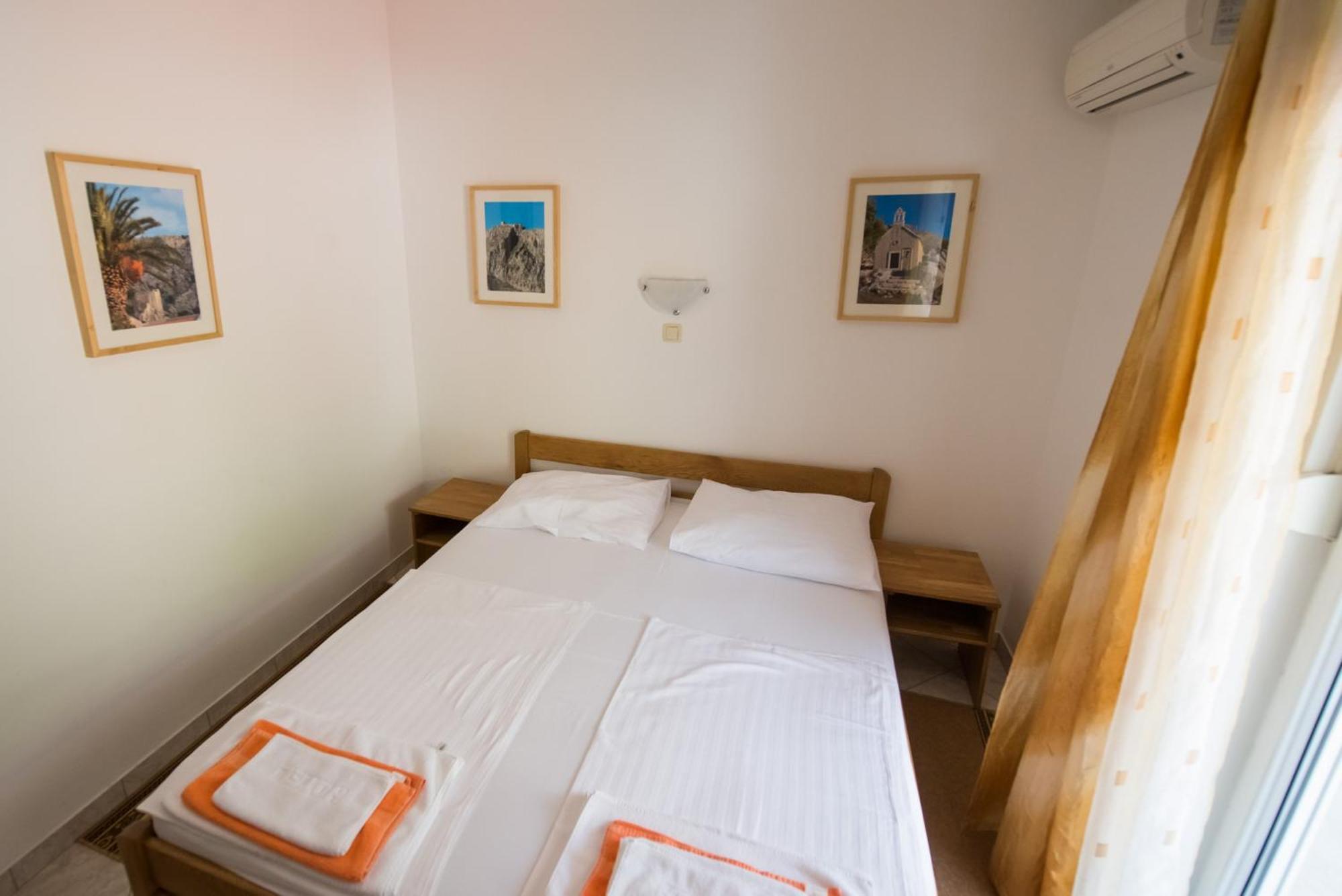 Bed And Breakfast Pero 3 Min Walk To The Beach Lokva Rogoznica Eksteriør billede